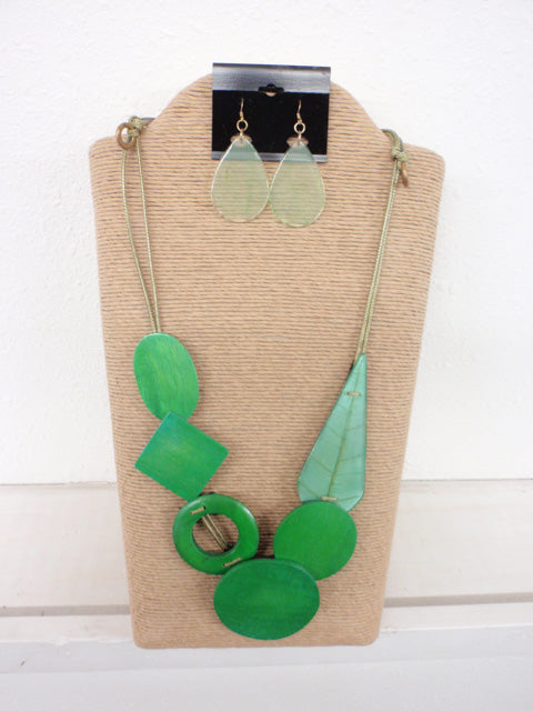 Necklace Set and Earrings